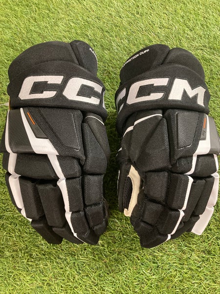 Black Senior CCM Tacks XF Gloves 15" (Used)
