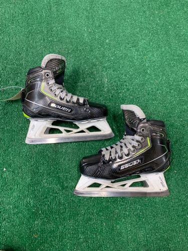 Junior Bauer Elite Hockey Goalie Skates Regular Width Size 2 (Used)