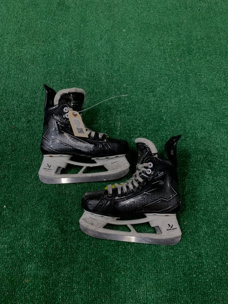 Junior Bauer Supreme M50 Pro Hockey Skates Regular Width Size 3 (Used)