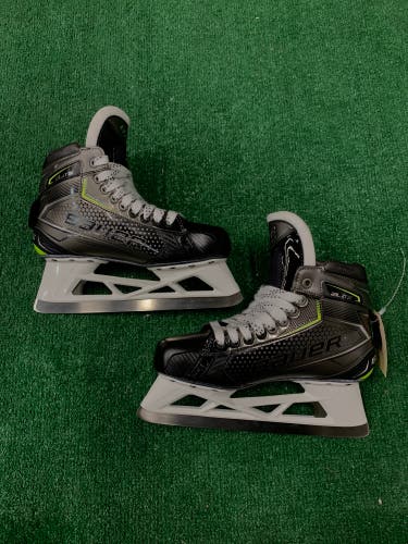 Senior Bauer Elite Hockey Goalie Skates 8 (Used)