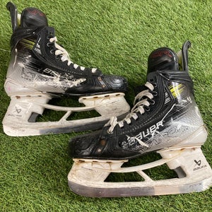 Intermediate Bauer Vapor Hyperlite Hockey Skates Regular Width 7.5 (Used)