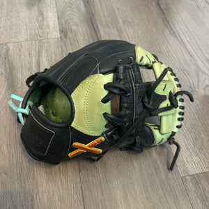 Aria Absolutely Ridiculous Green Apple Ice Cream Glove11.5