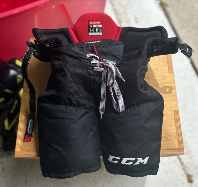 Men's Junior Small CCM JetSpeed Vibe Hockey Pants (Used)
