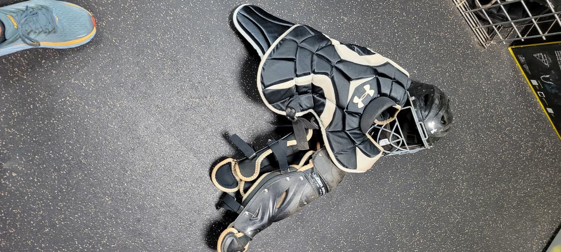 Used Under Armour JR CATCHERS SET Catchers Equipment Other 11497-S000151842