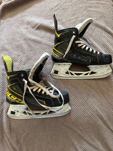 CCM Tacks Hockey Skates Regular Width Size 5 (Used)