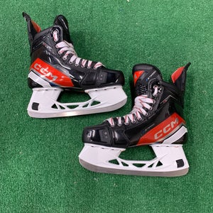 Intermediate CCM JetSpeed FT6 Pro Hockey Skates Regular Width 6 (New)
