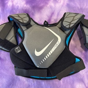 Medium Youth Nike Vapor LT Shoulder Pads (Used)