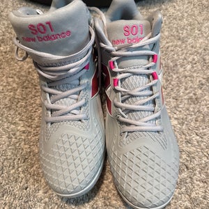 Gray Men's Size M 10.0 (W 11.0) wide Adult New Balance High Top Metal (New)