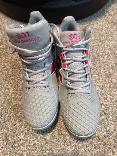 Gray Men's Size M 10.0 (W 11.0) wide Adult New Balance High Top Metal (New)