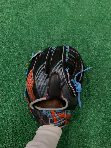 Black Rawlings REV1X RH Baseball Glove 11.75" (Used)