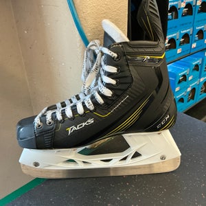 2015 CCM Tacks Hockey Skates Regular Width 8.5 (New)