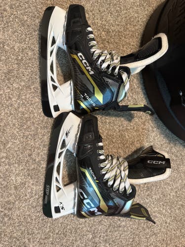 CCM Tacks AS-V PRO 7.5 Regular Hockey Skates (New)