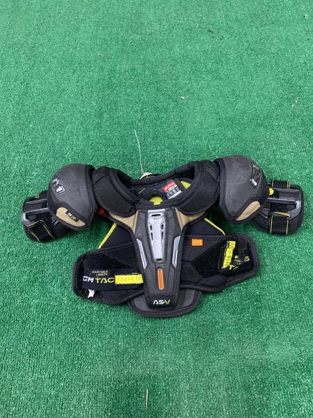 Medium Junior CCM AS-V Shoulder Pads (Used)