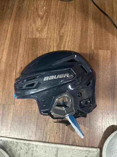 Medium Bauer Re-Akt 155 Helmet (New)