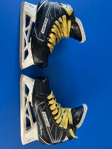 Bauer Supreme S170 Hockey Goalie Skates Regular Width Size 4 (Used)