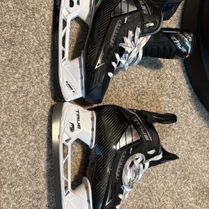 True Catalyst 9X4 Hockey Skates Regular Width 7.5 (New)