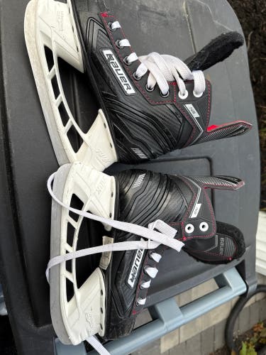 Bauer Ns Hockey Skates Size 1 (Used)