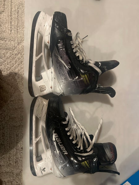 2021 Bauer Vapor Hyperlite Hockey Skates Regular Width Pro Stock 7.5 (Used)