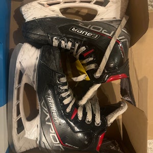 2023 Bauer Vapor X Shift Pro Hockey Skates Regular Width Size 3.5 (Used)