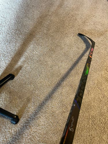 Junior CCM RibCor Trigger 9 Pro Right Handed Hockey Stick P28 (Used)