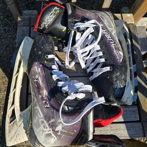 Bauer Vapor Hyperlite Hockey Skates 6 (Used)