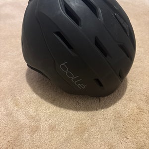 Men's XL Bolle Helmet (Used like new) FIS Legal