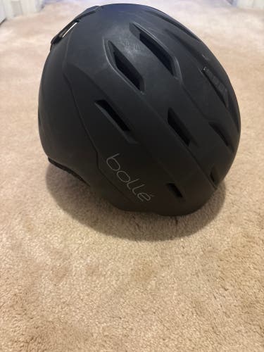 Men's XL Bolle Helmet (Used like new) FIS Legal