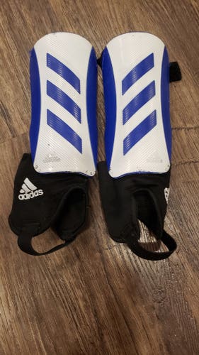 Unisex Small Adidas Shin Guards (Used)