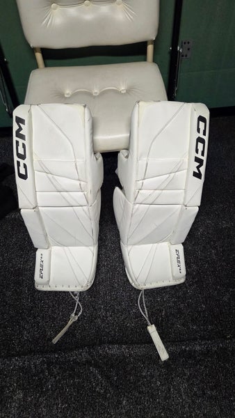 26" CCM Eflex 6.5 Goalie Leg Pads (Used)