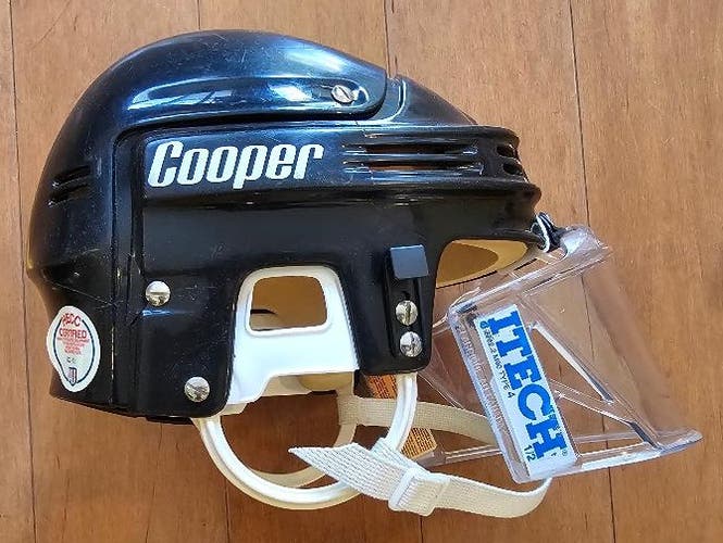 Cooper HH3000 Hockey Helmet. Size Large Senior  (Used)