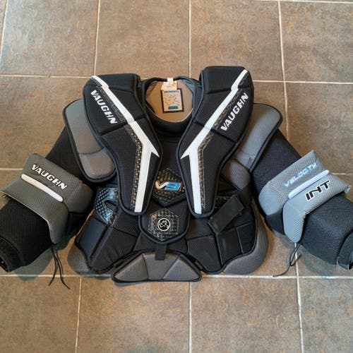 XXL Vaughn Velocity V9 Goalie Chest Protector (Used)