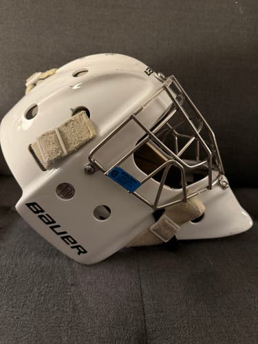 2022 Senior Small Bauer Profile 950 Goalie Mask (Used)