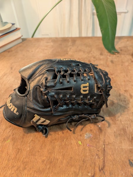 Wilson A2000 12" Baseball Glove A12 Pitchers Glove