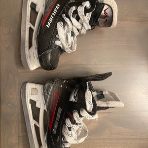 Bauer Vapor X Shift Pro Hockey Skates Regular Width Size 2 (Used)