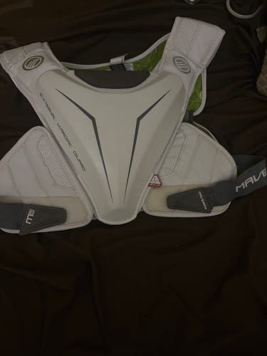 Large Adult Maverik M5 Shoulder Pads (Used)