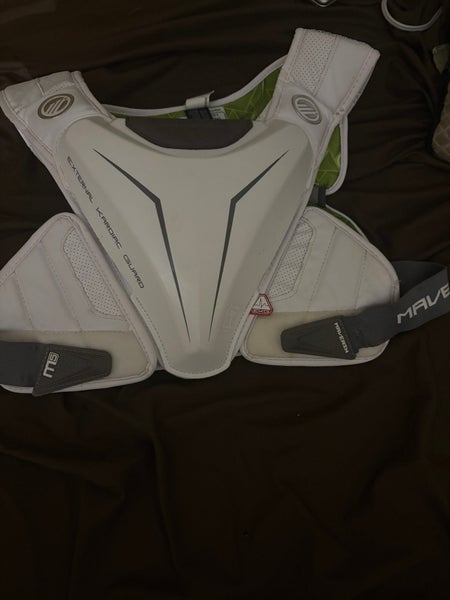 Large Adult Maverik M5 Shoulder Pads (Used)