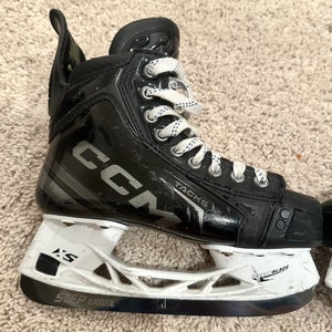 CCM Tacks XF Pro Hockey Skates Regular Width Size 3 (Used), Extra set of steel included.
