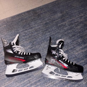 2023 Bauer Vapor X3 Hockey Skates Regular Width 8.5 (Used)