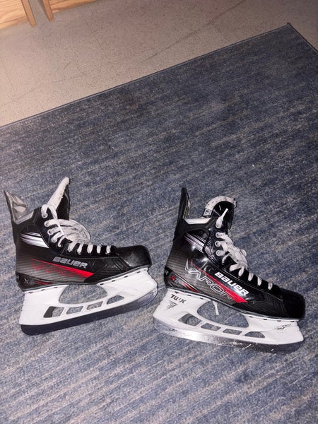 2023 Bauer Vapor X3 Hockey Skates Regular Width 8.5 (Used)