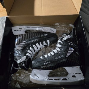 True Catalyst Arc Hockey Skates Wide Width 7.5 (New)