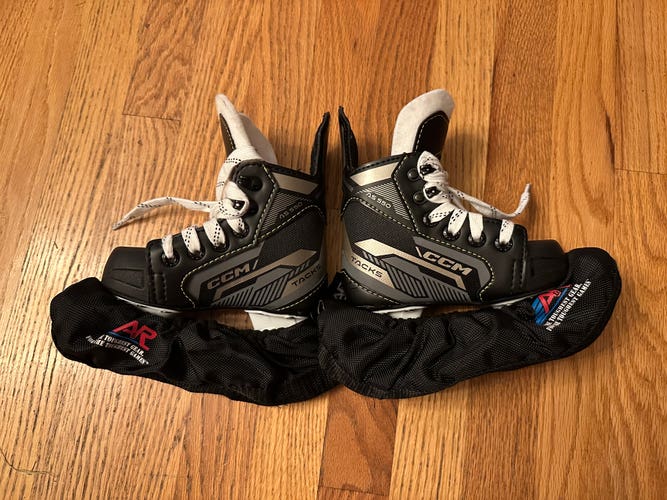 CCM Tacks AS-550 Youth Ice Hockey Skates
