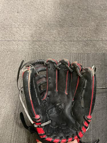 Used Wilson A450 BB/SB Glove RH Throw Black And Red 11" 11614-S000220792