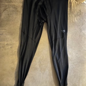 Black Large Men's Warroad Base Layer (Used)