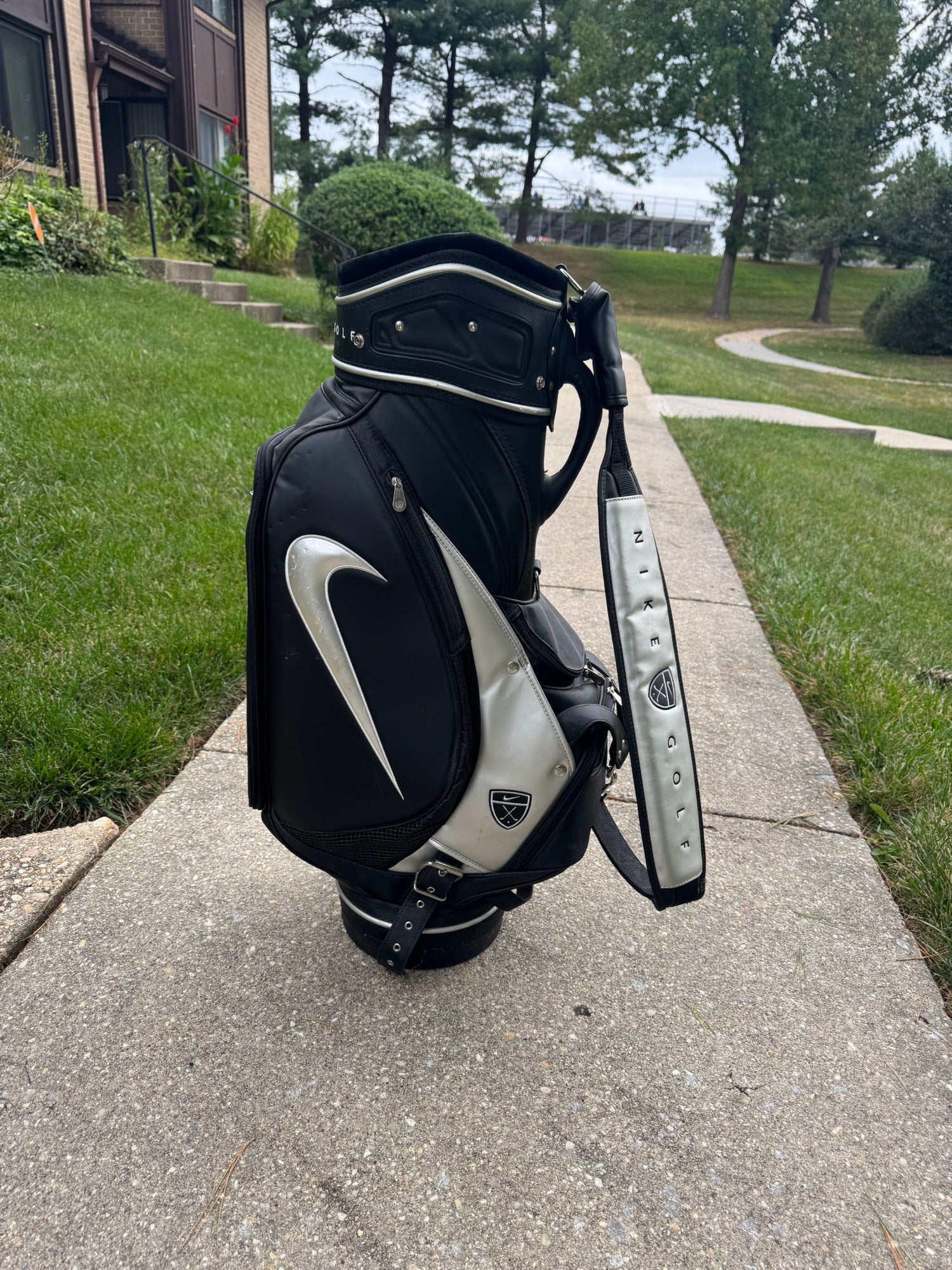 nike staff golf bag