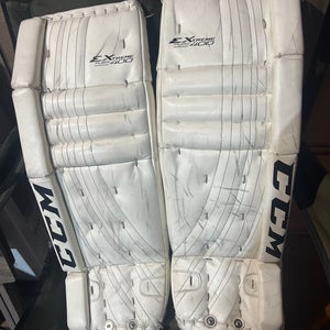 28" CCM Extreme Flex 400 Goalie Leg Pads (Used)