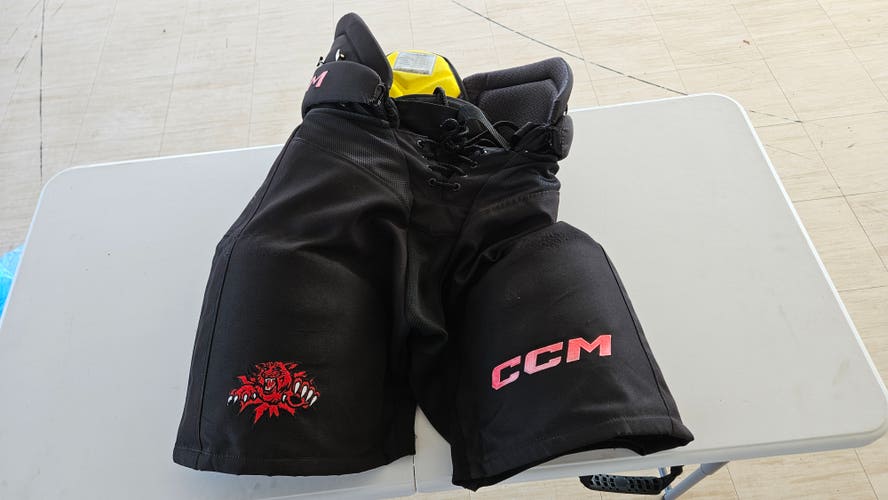 Men's Senior Medium CCM HPTK Hockey Pants Pro Stock (Used)