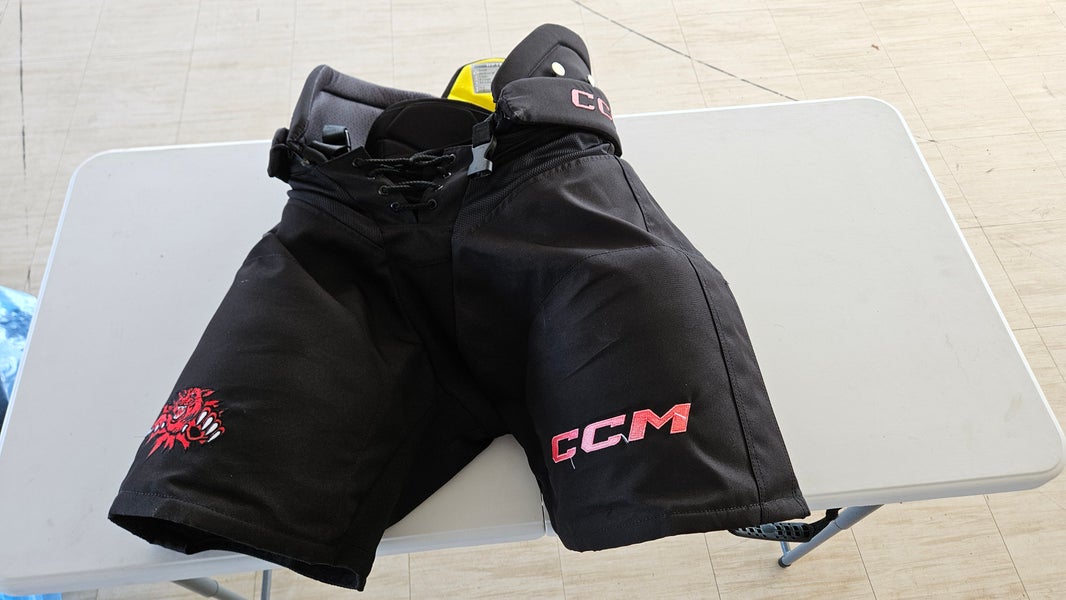 Men's Senior Medium CCM HPTK Hockey Pants Pro Stock (Used)