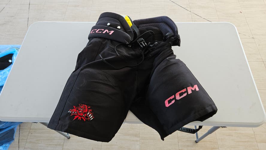 Men's Senior Medium CCM HPTK Hockey Pants Pro Stock (Used)