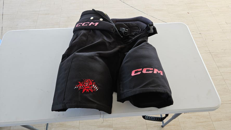 Men's Senior Medium CCM HPTK Hockey Pants Pro Stock (Used)