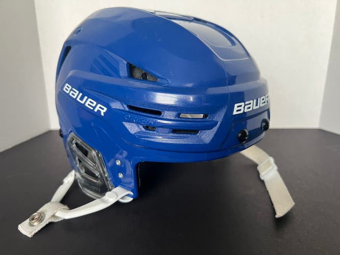 Small Bauer Re-Akt 85 Helmet (Used)